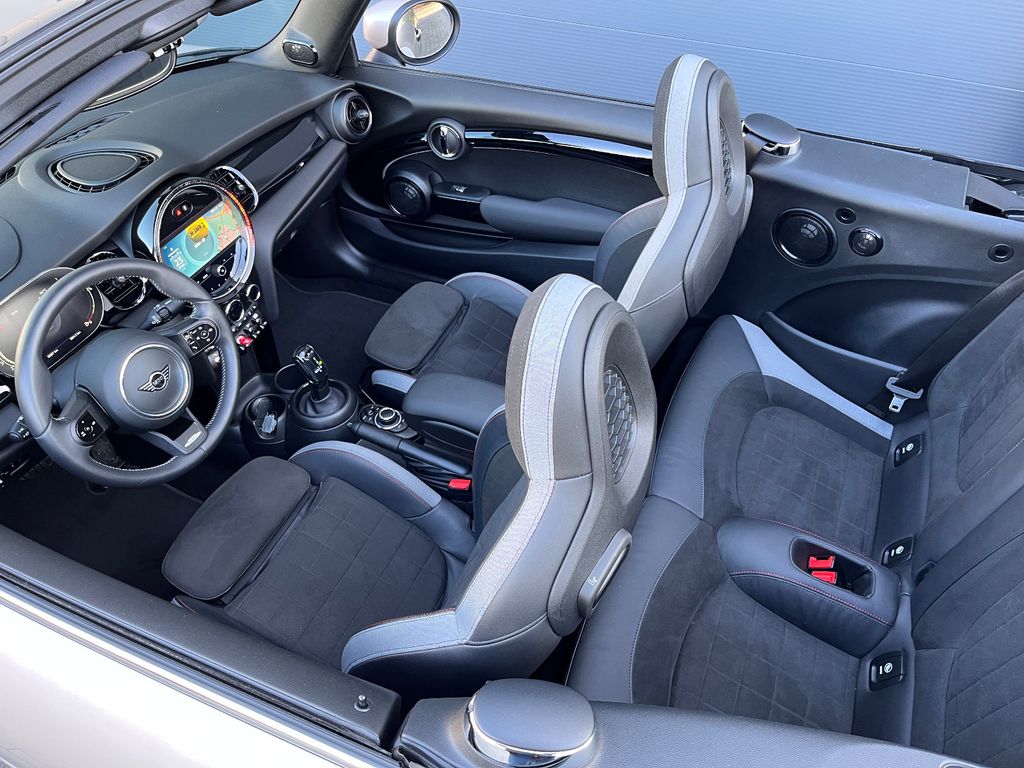 MINI Cooper Cabrio 2023