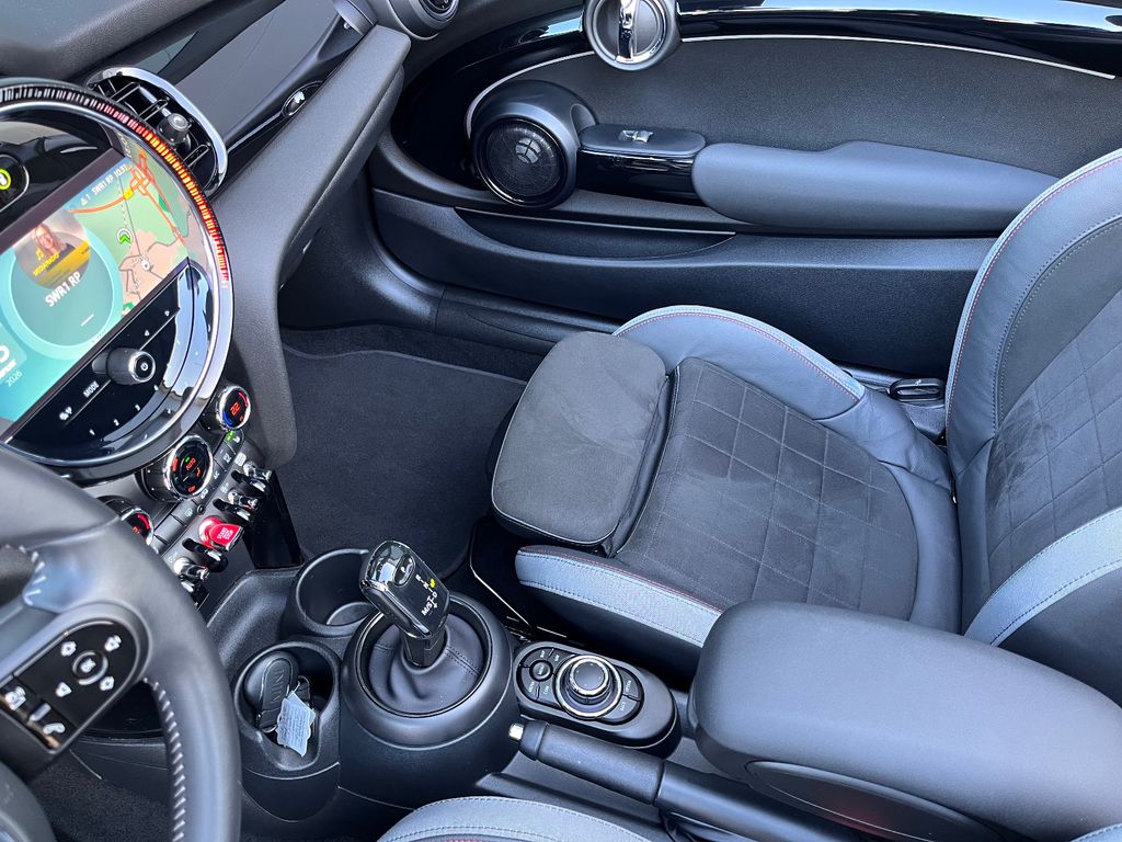 MINI Cooper Cabrio 2023