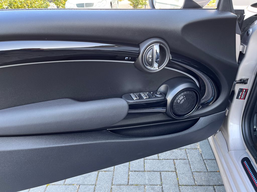 MINI Cooper Cabrio 2023