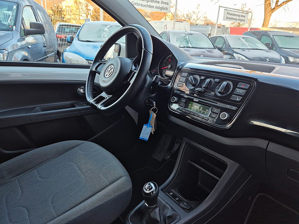 Volkswagen up! 2015