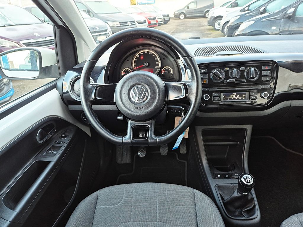 Volkswagen up! 2015