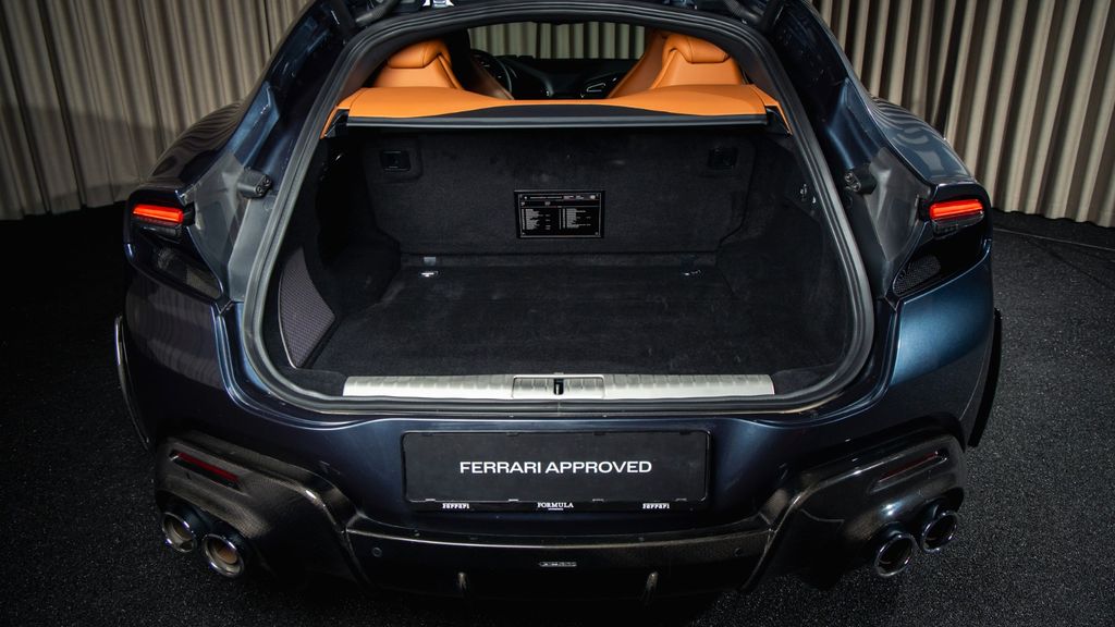 Ferrari Purosangue 2025