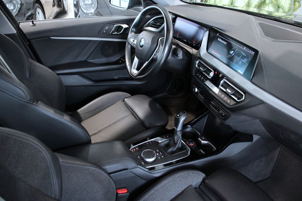 BMW 118 2021