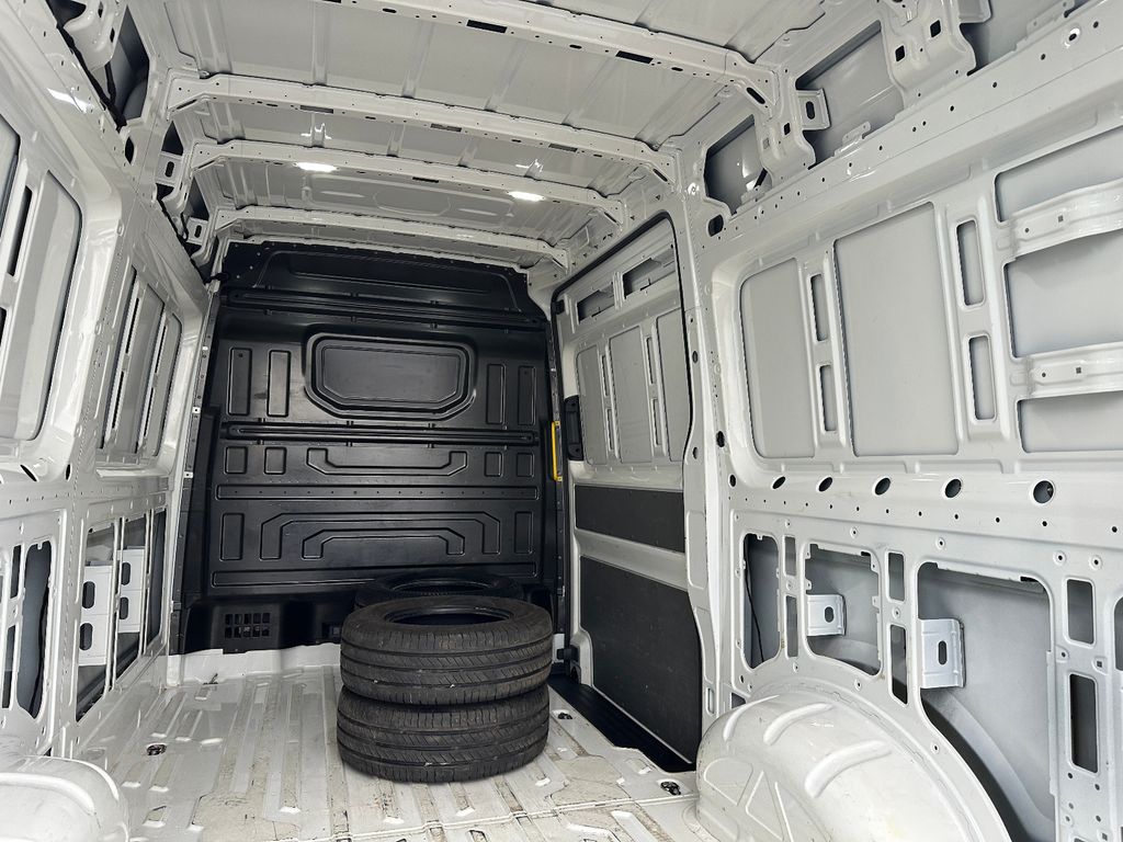 Volkswagen Crafter 2023