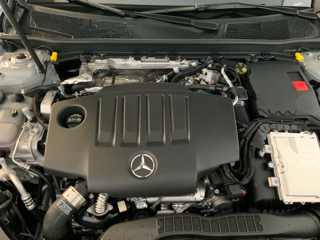 Mercedes-Benz A 180 2025