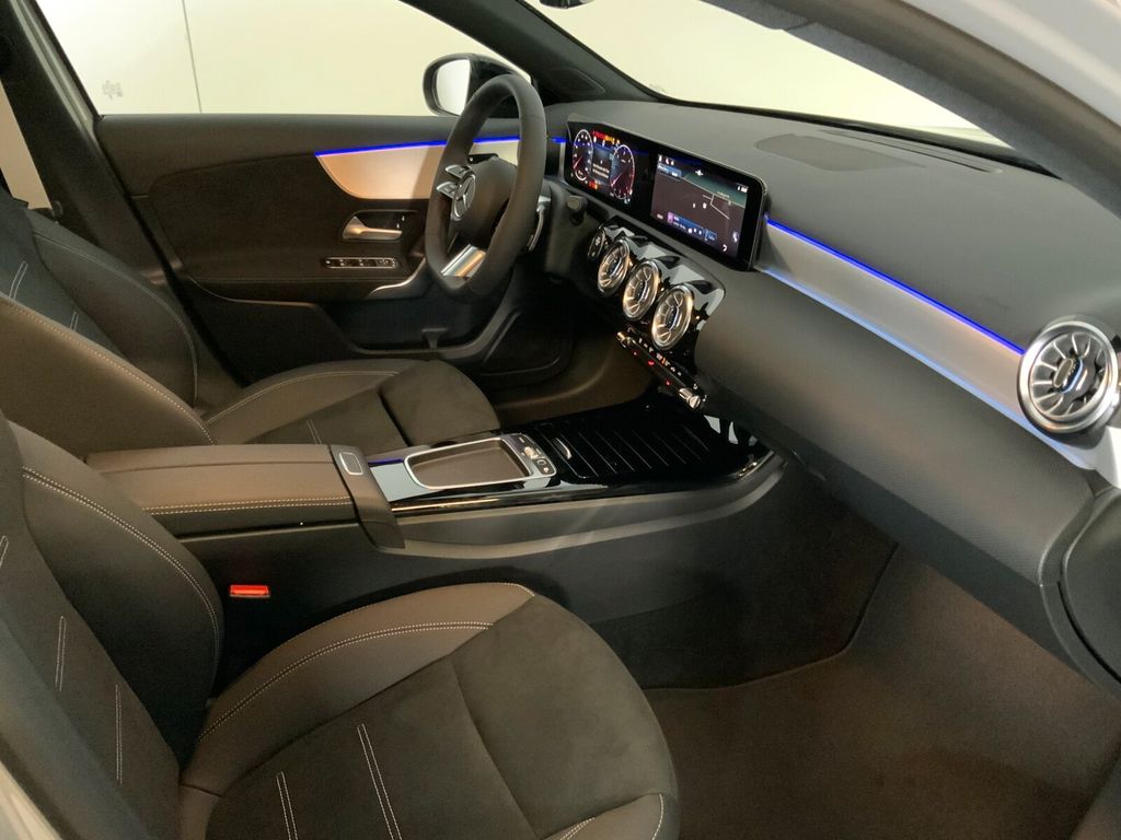 Mercedes-Benz A 180 2025