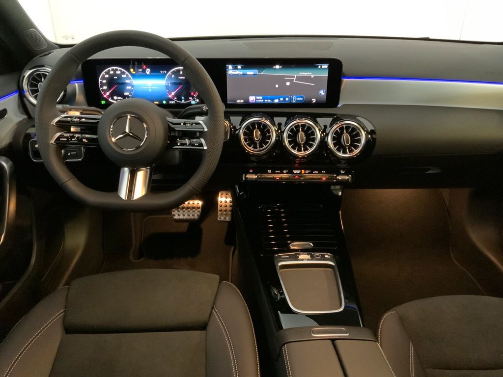 Mercedes-Benz A 180 2025