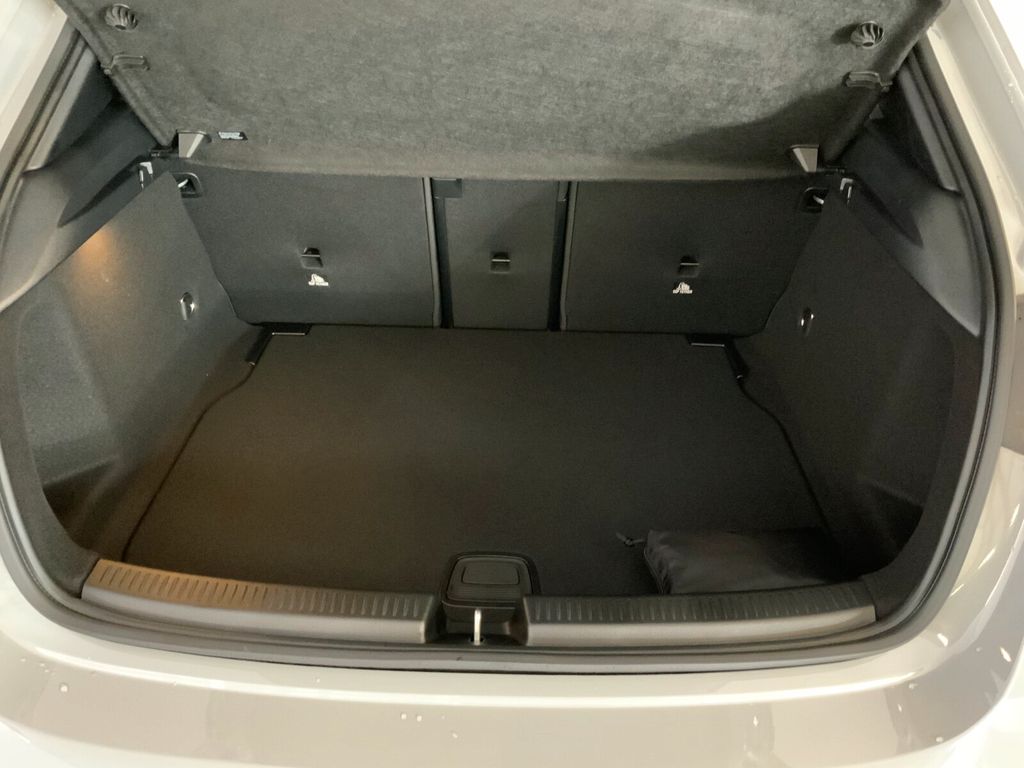 Mercedes-Benz A 180 2025