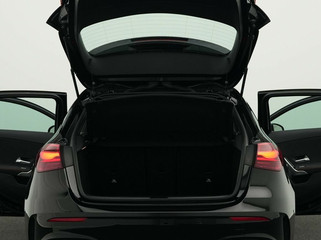 Mercedes-Benz A 200 2025