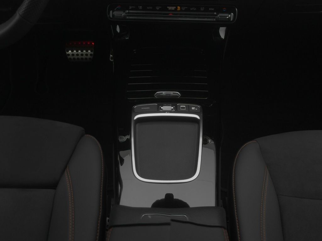 Mercedes-Benz A 200 2025