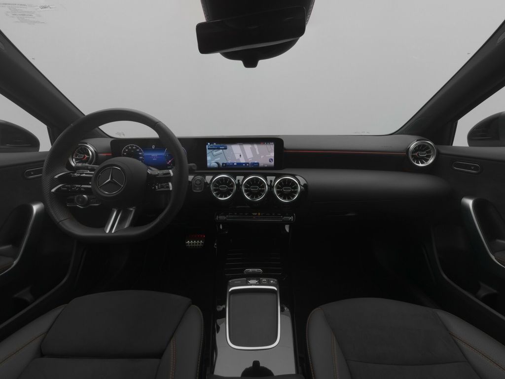Mercedes-Benz A 200 2025