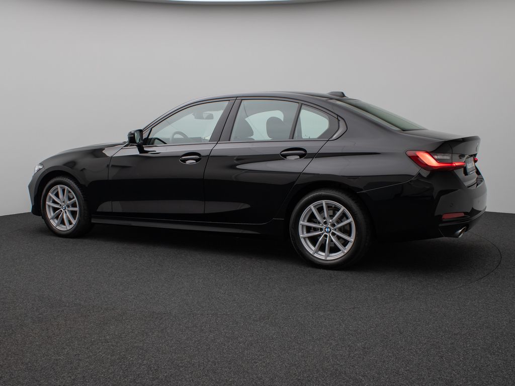 BMW 318 2024