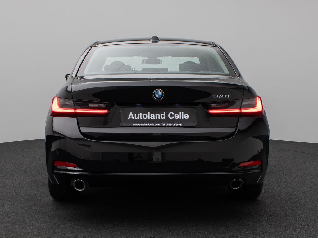BMW 318 2024