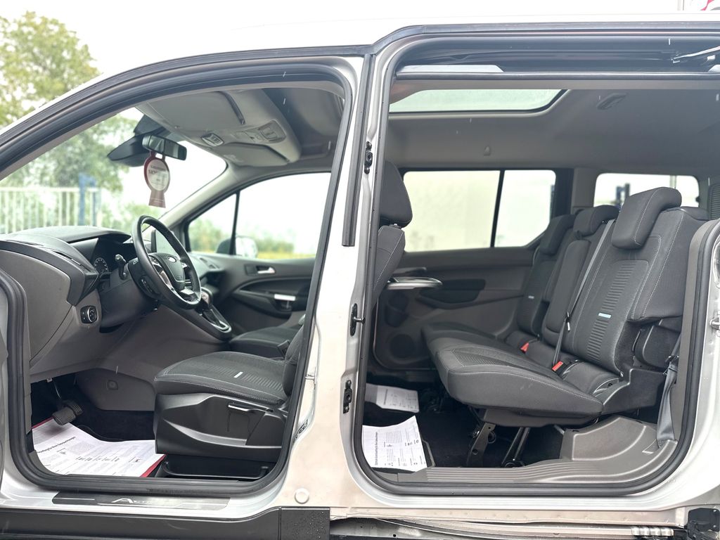 Ford Grand Tourneo 2022