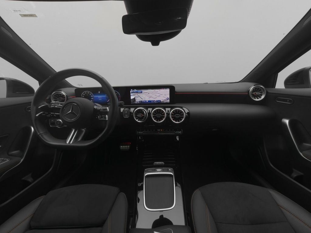 Mercedes-Benz A 200 2024
