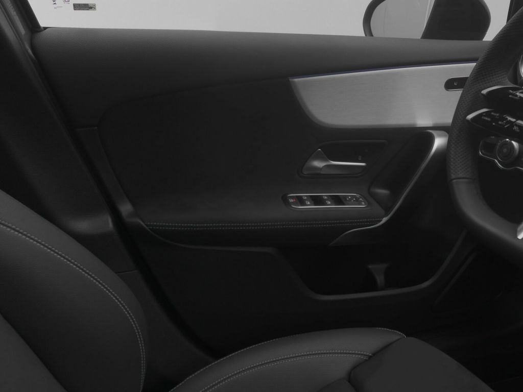 Mercedes-Benz A 200 2025