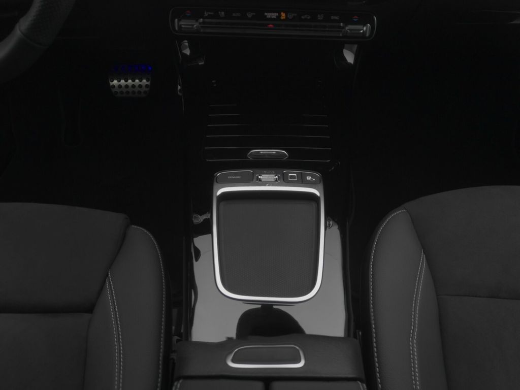 Mercedes-Benz A 200 2025