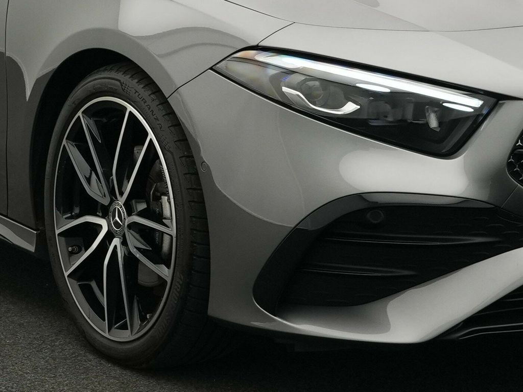 Mercedes-Benz A 200 2025