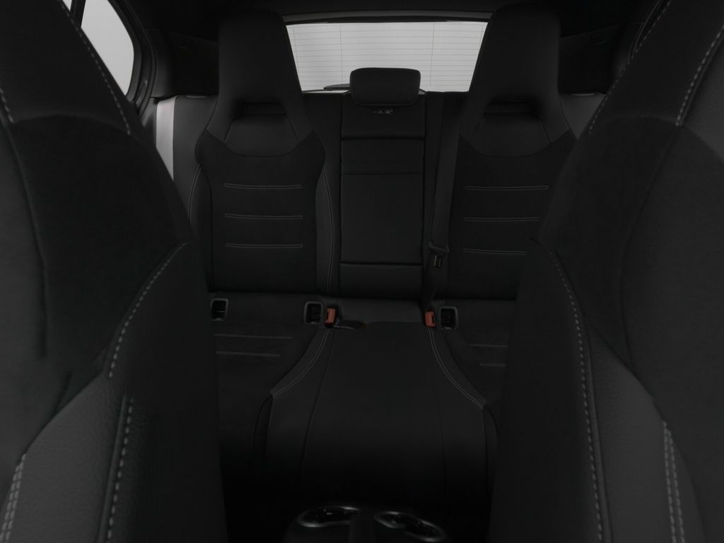 Mercedes-Benz A 200 2025