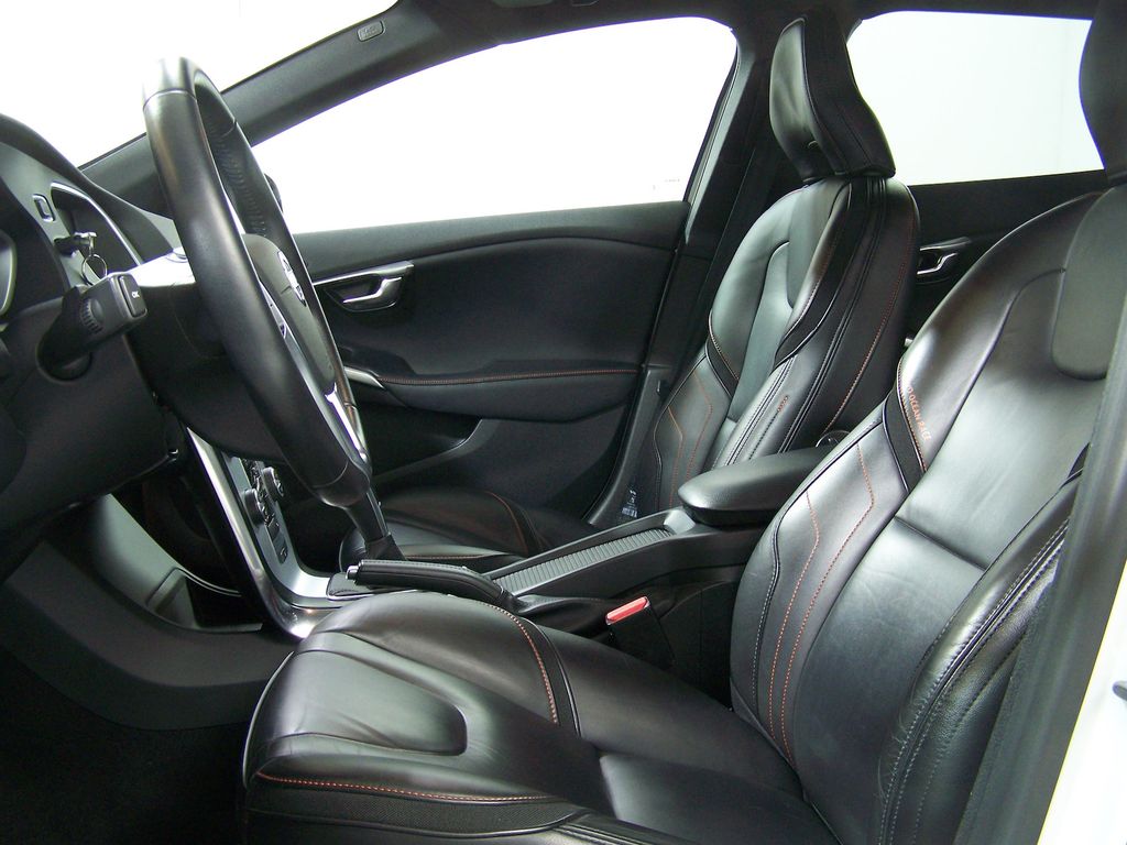 Volvo V40 2015