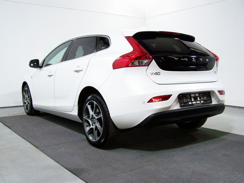 Volvo V40 2015