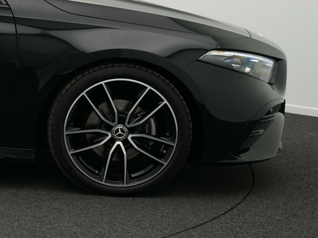 Mercedes-Benz A 200 2025