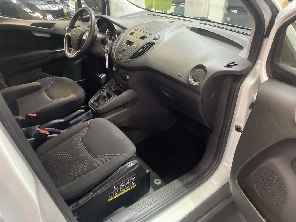 Ford Transit Courier 2021