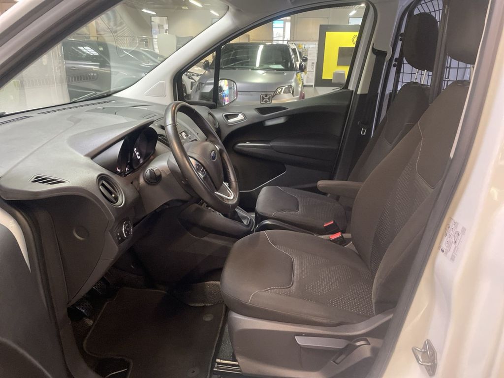 Ford Transit Courier 2021