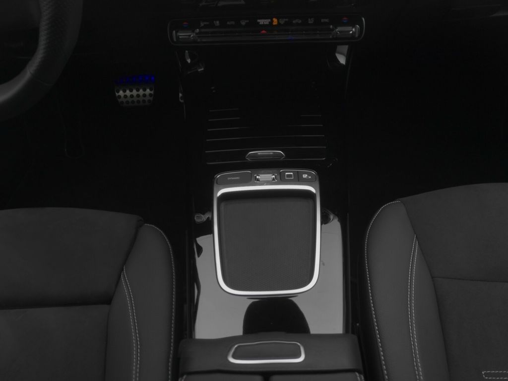 Mercedes-Benz A 200 2025