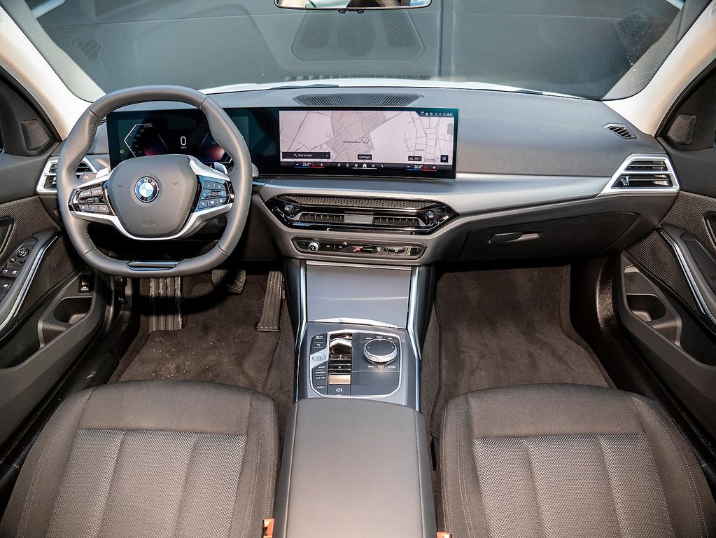 BMW 318 2025