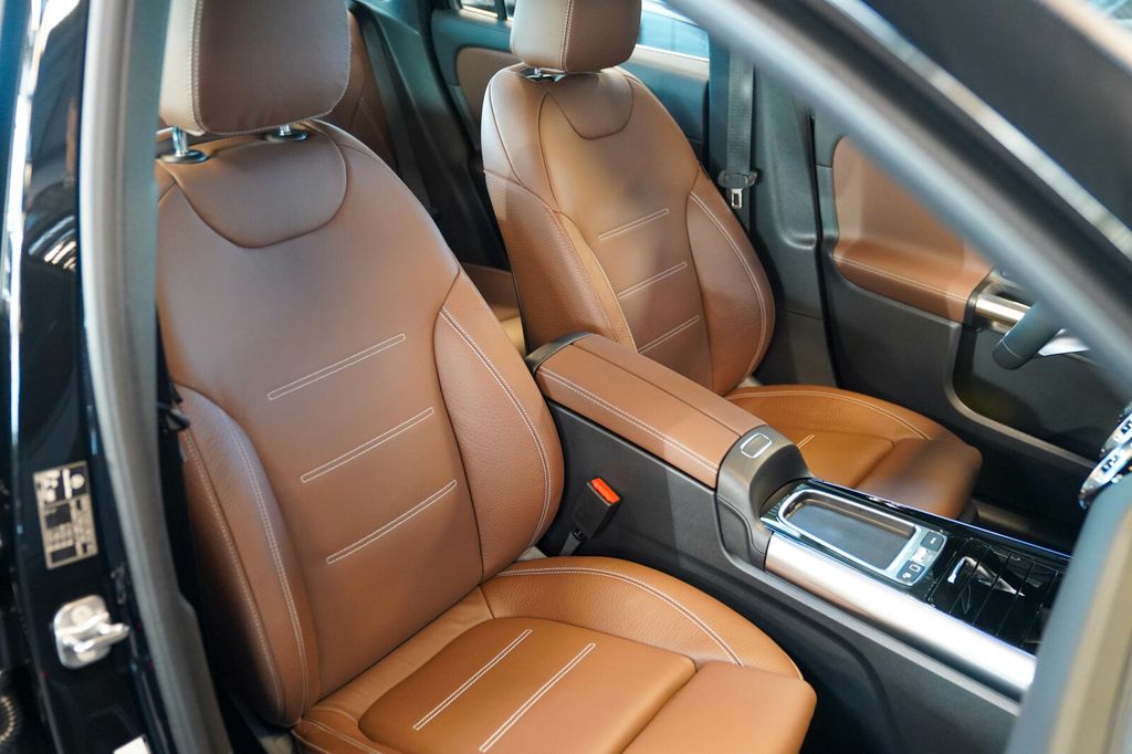 Mercedes-Benz GLA 200 2025