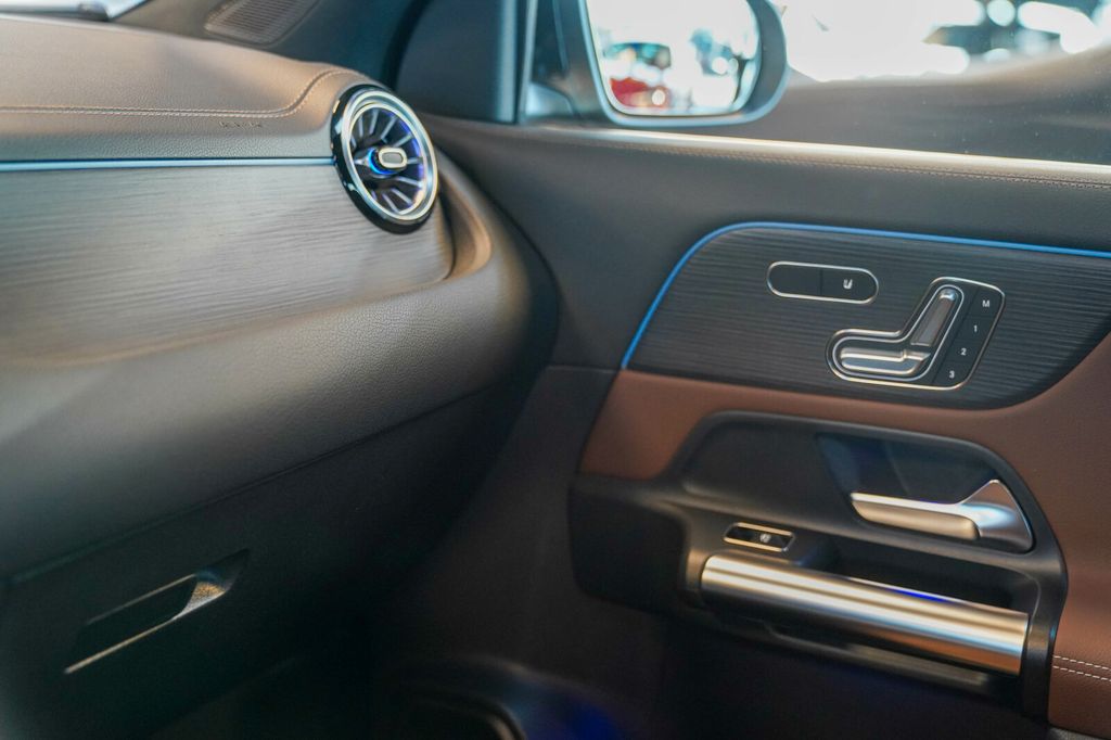 Mercedes-Benz GLA 200 2025