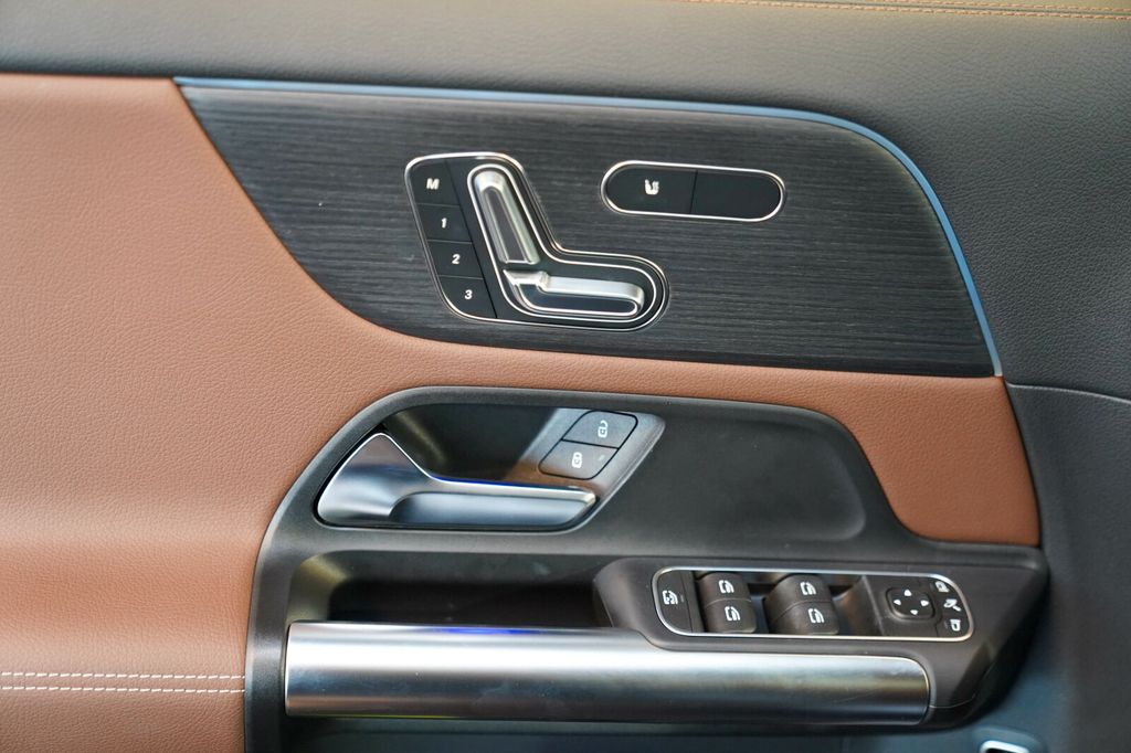 Mercedes-Benz GLA 200 2025