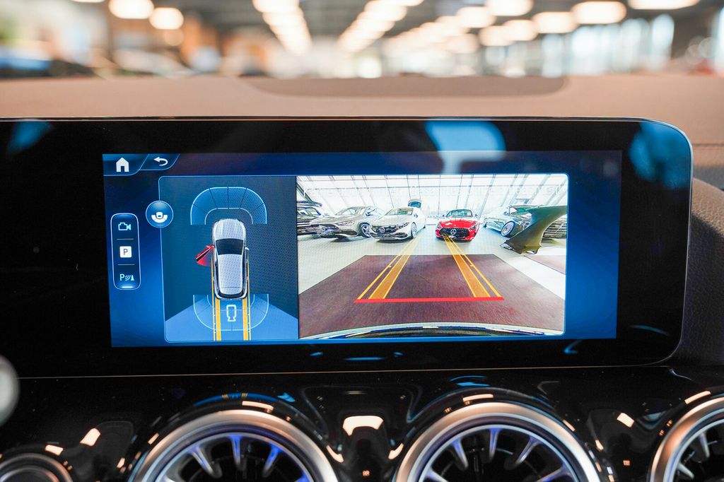 Mercedes-Benz GLA 200 2025