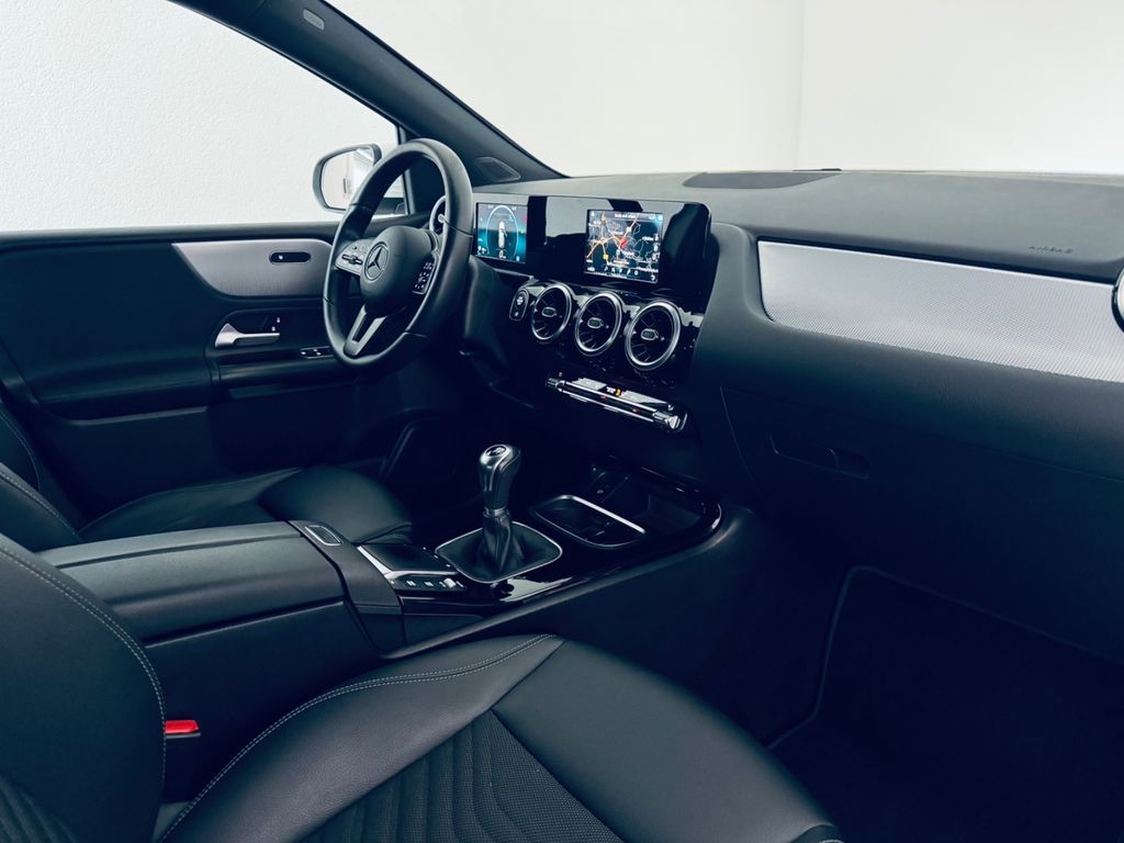 Mercedes-Benz B 180 2022