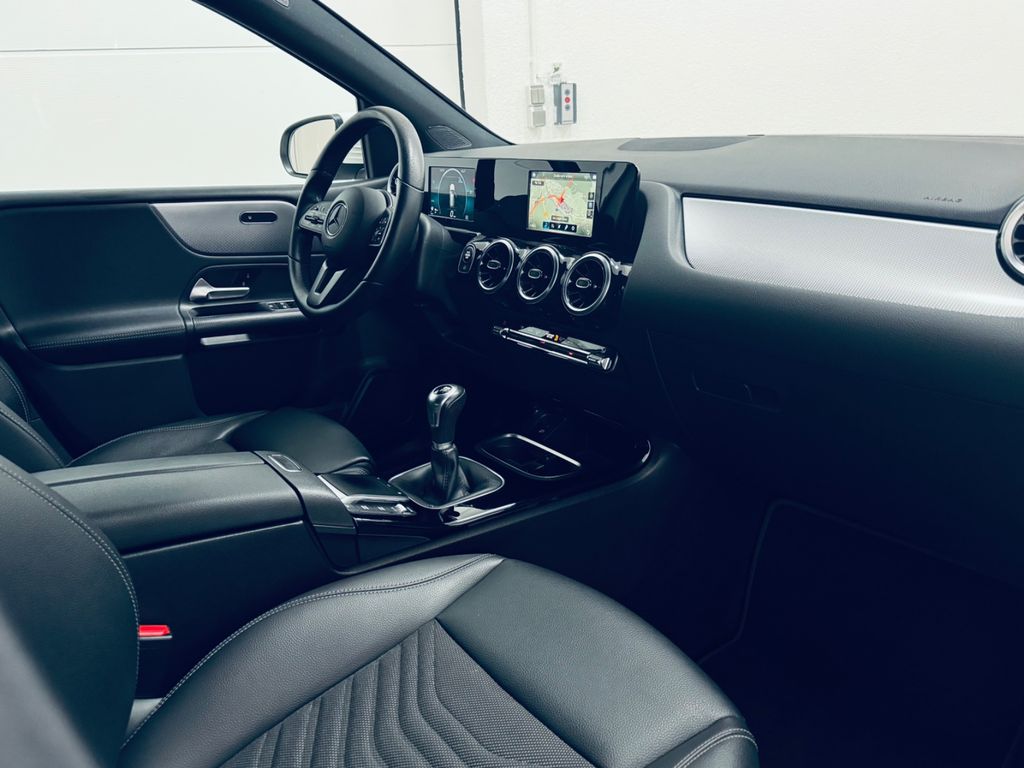 Mercedes-Benz B 180 2022