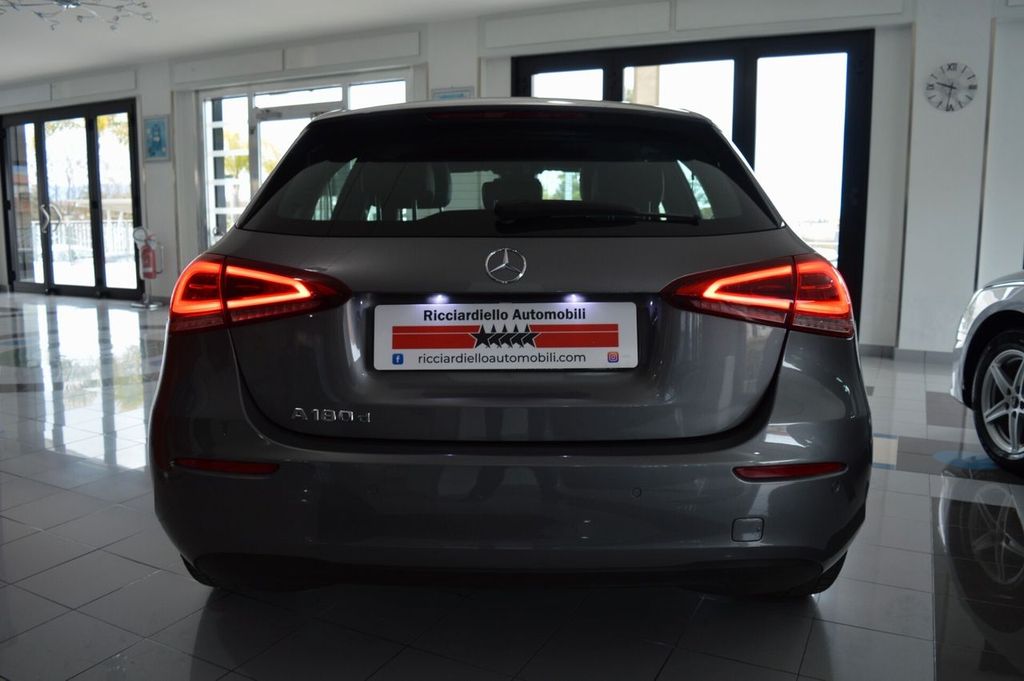 Mercedes-Benz A 180 2022