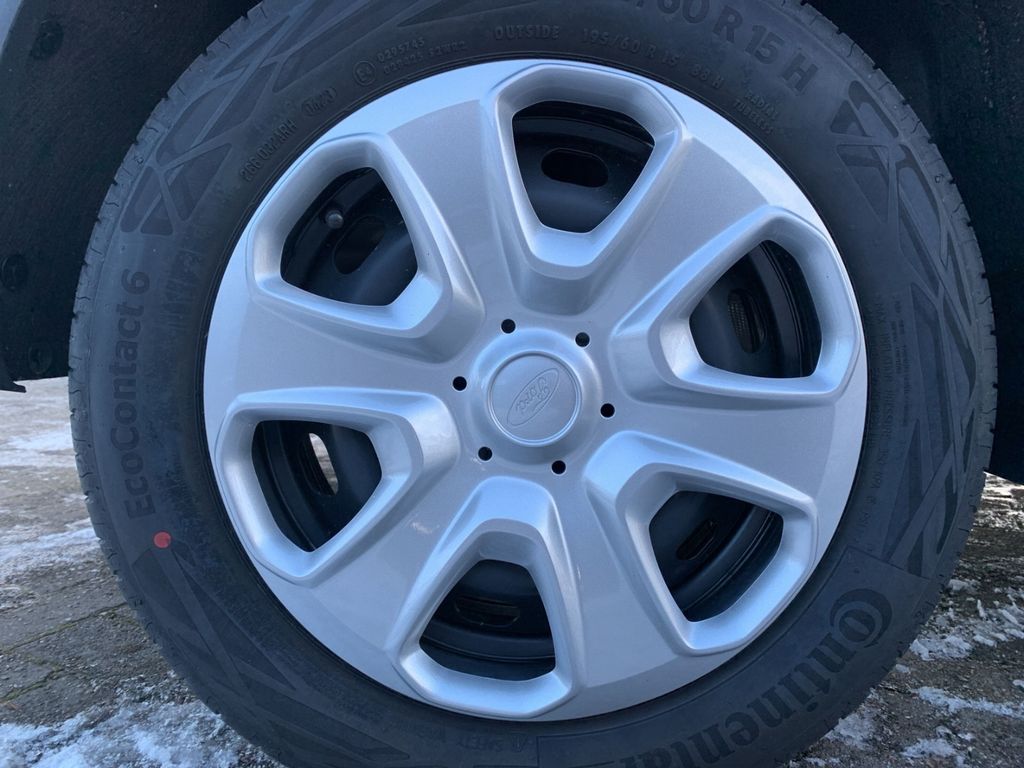 Ford Transit Courier 2023