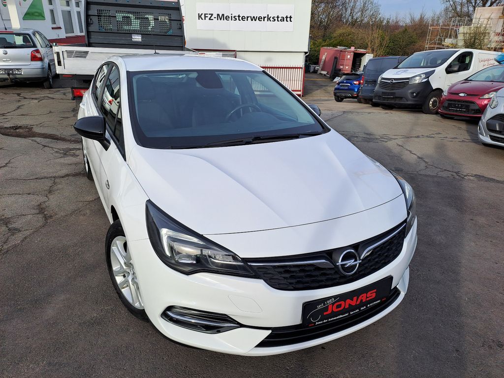 Opel Astra 2021