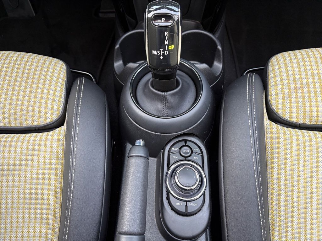 MINI Cooper Cabrio 2022