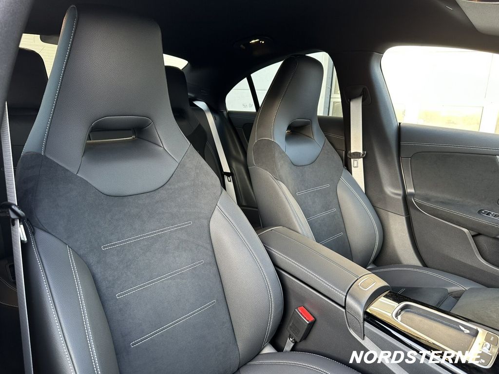 Mercedes-Benz CLA 200 2025