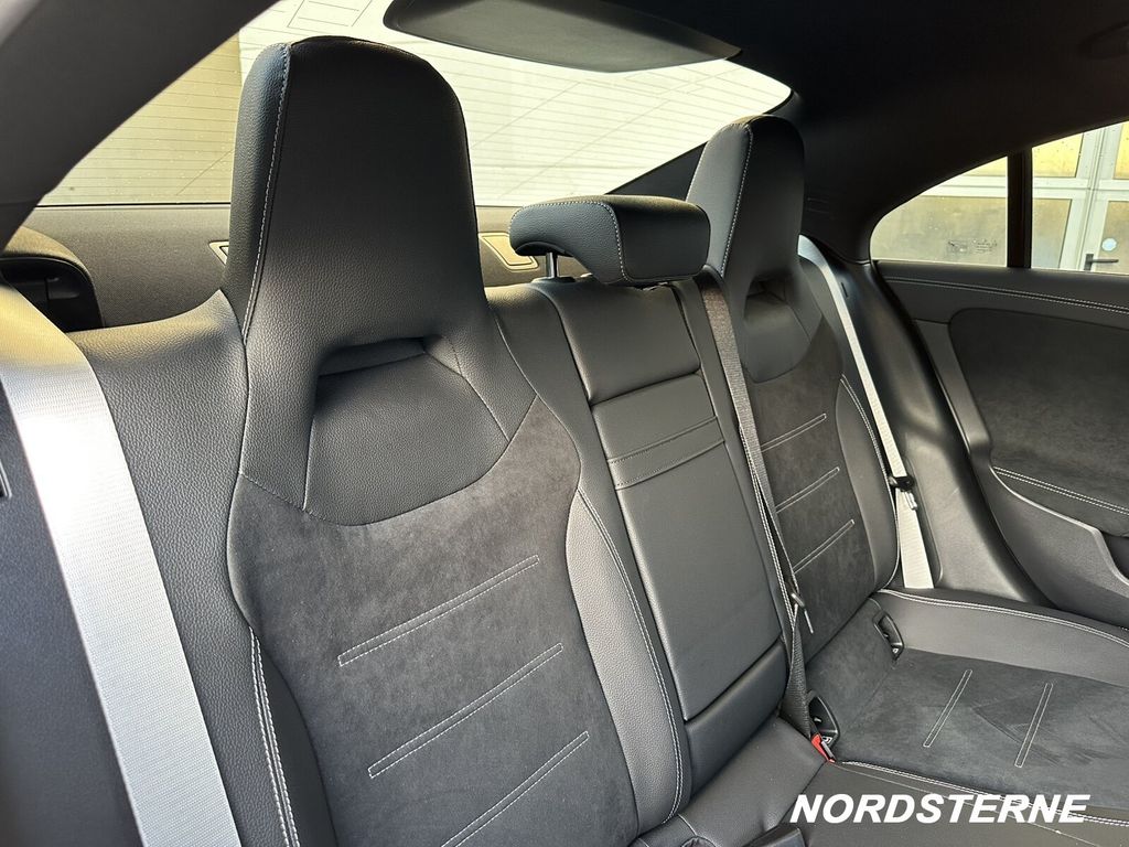 Mercedes-Benz CLA 200 2025