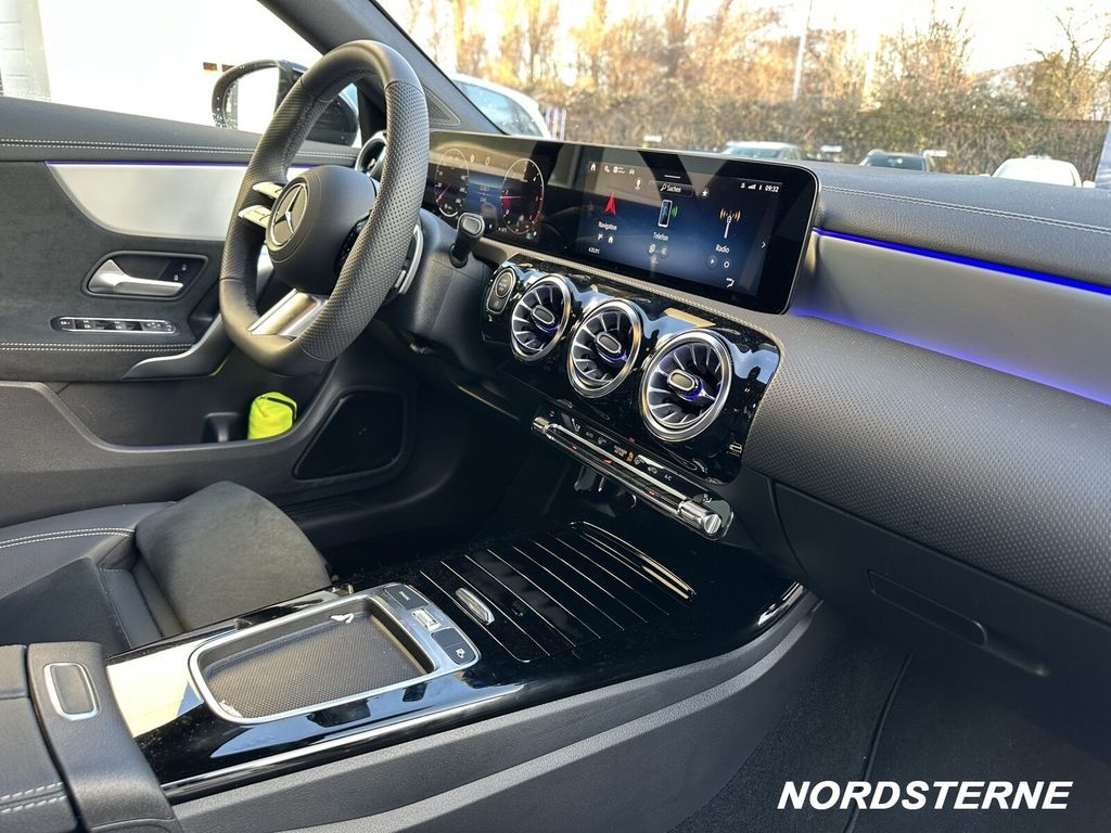 Mercedes-Benz CLA 200 2025