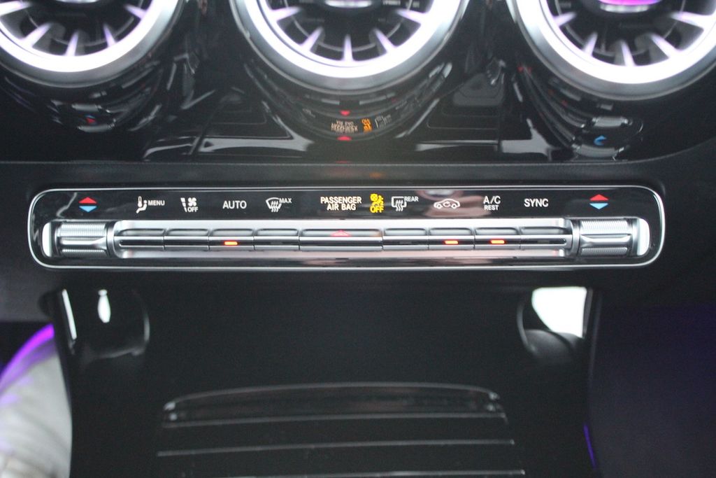 Mercedes-Benz CLA 200 2021