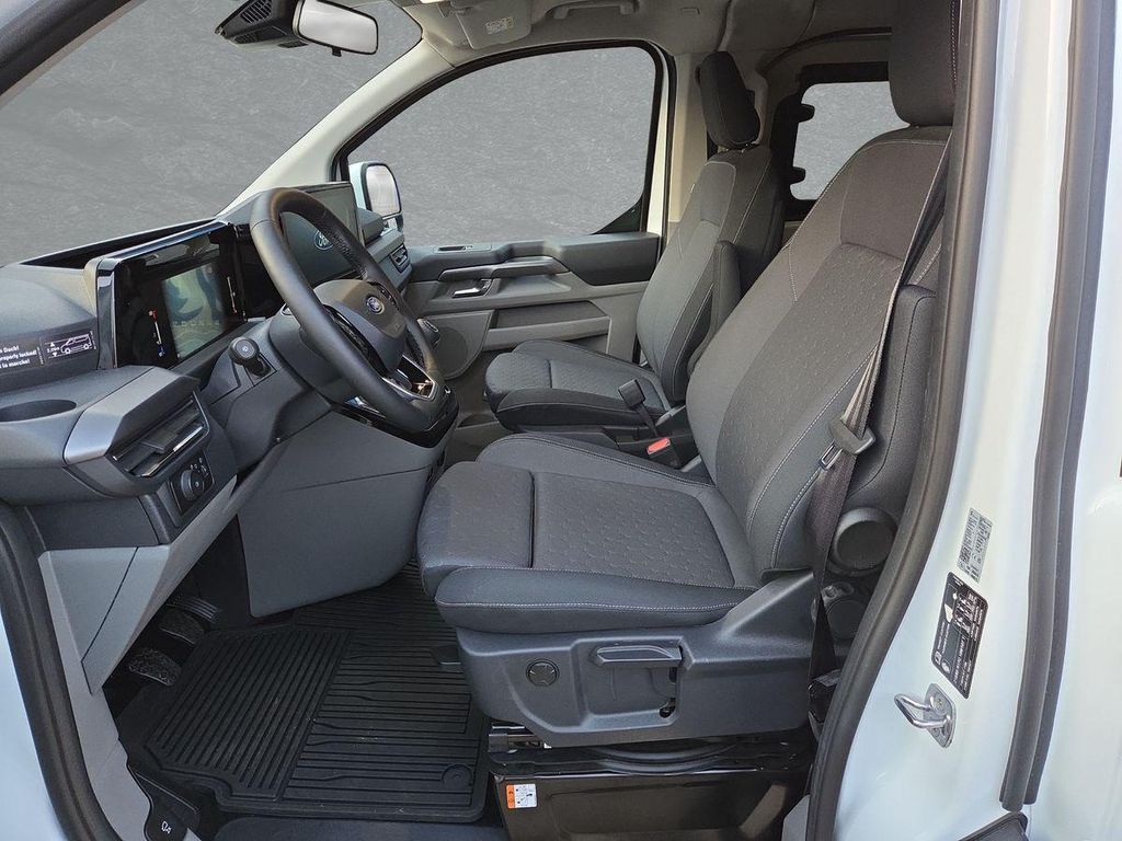 Ford Tourneo Custom 2025