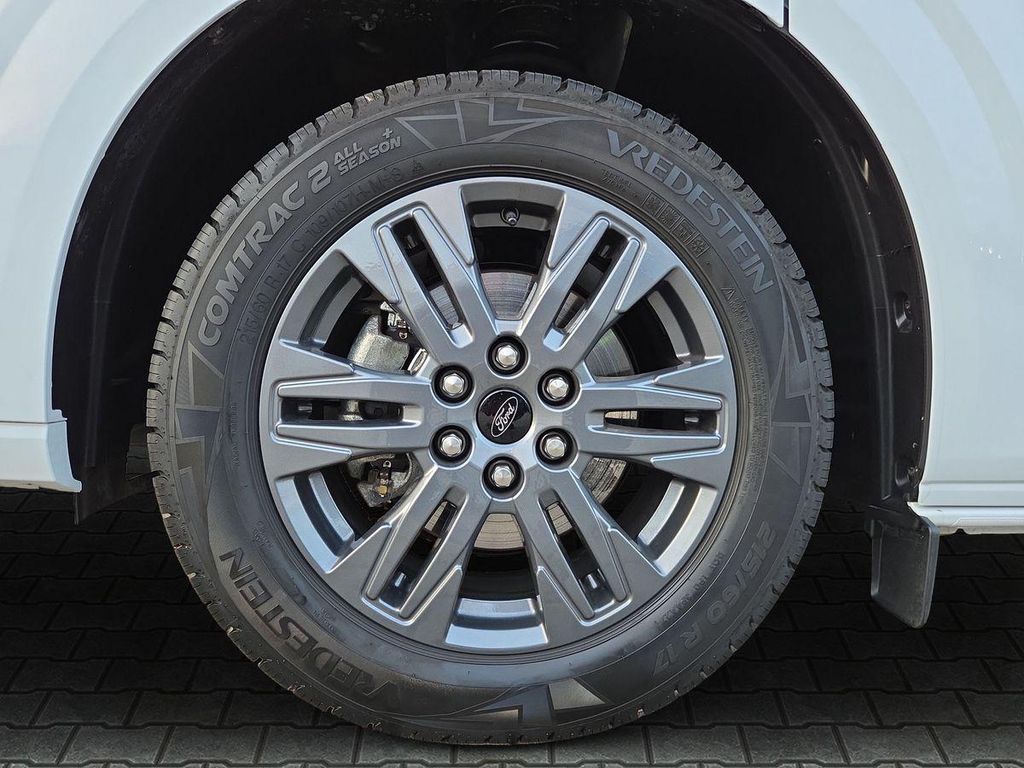 Ford Tourneo Custom 2025