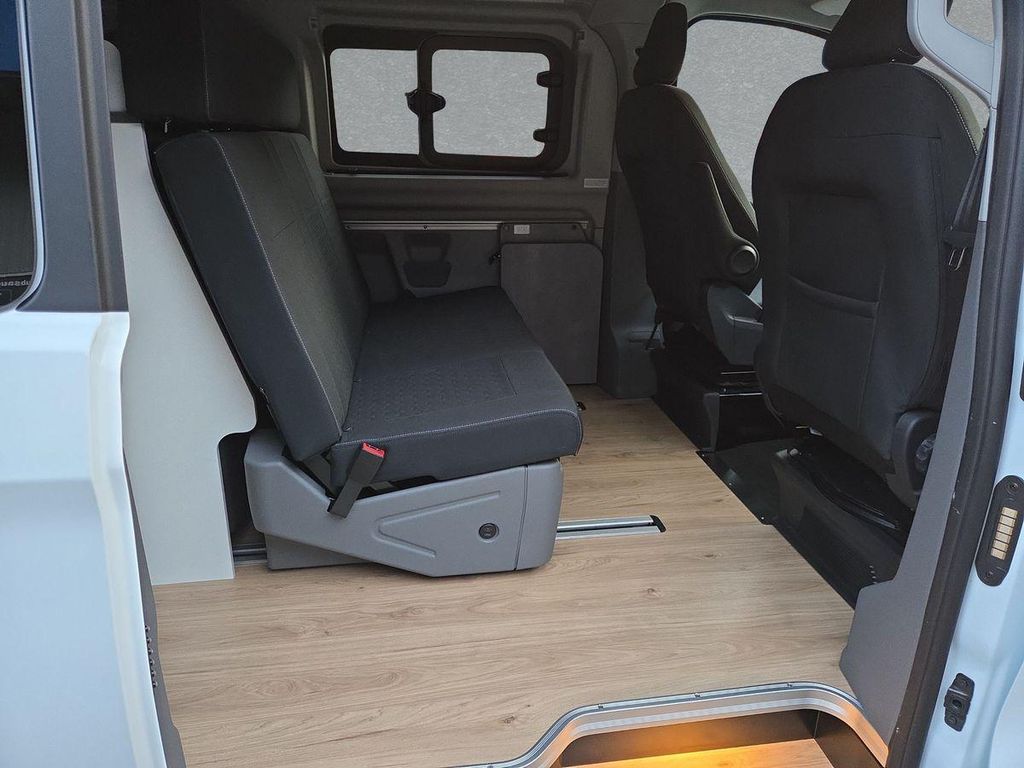 Ford Tourneo Custom 2025