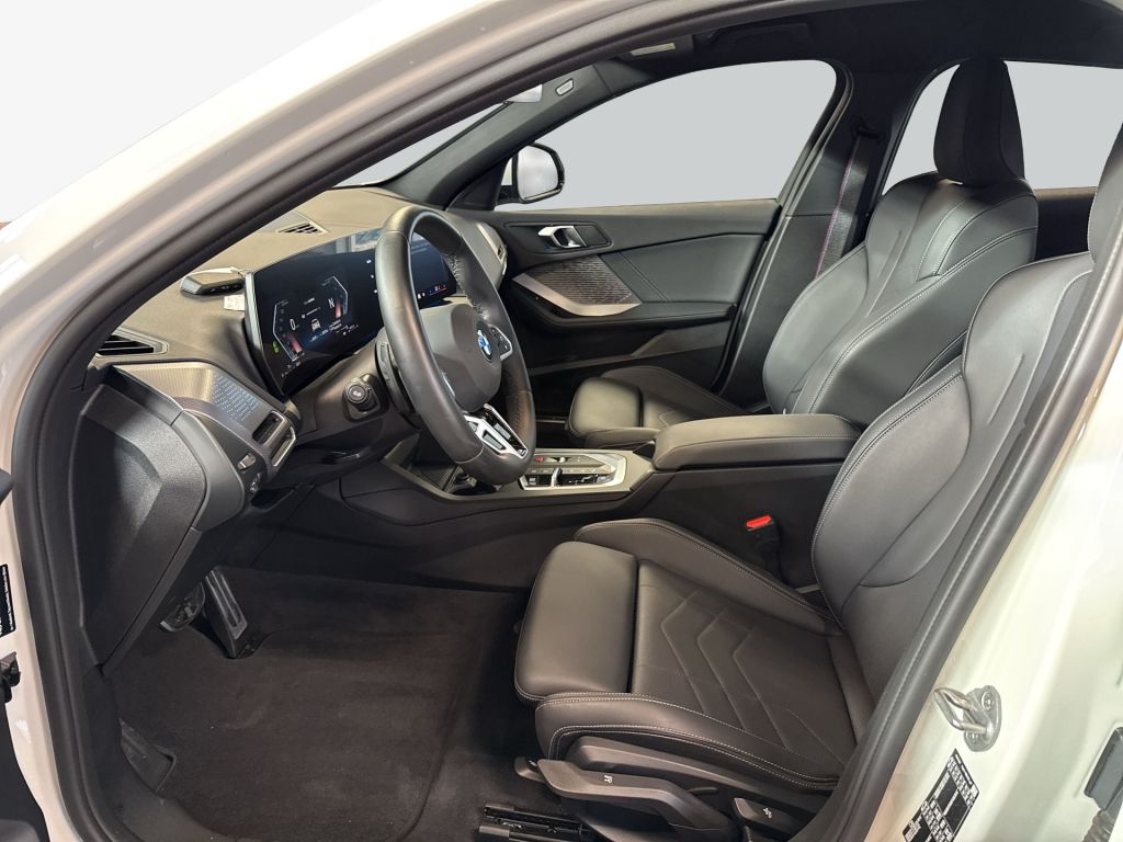 BMW 118 2024