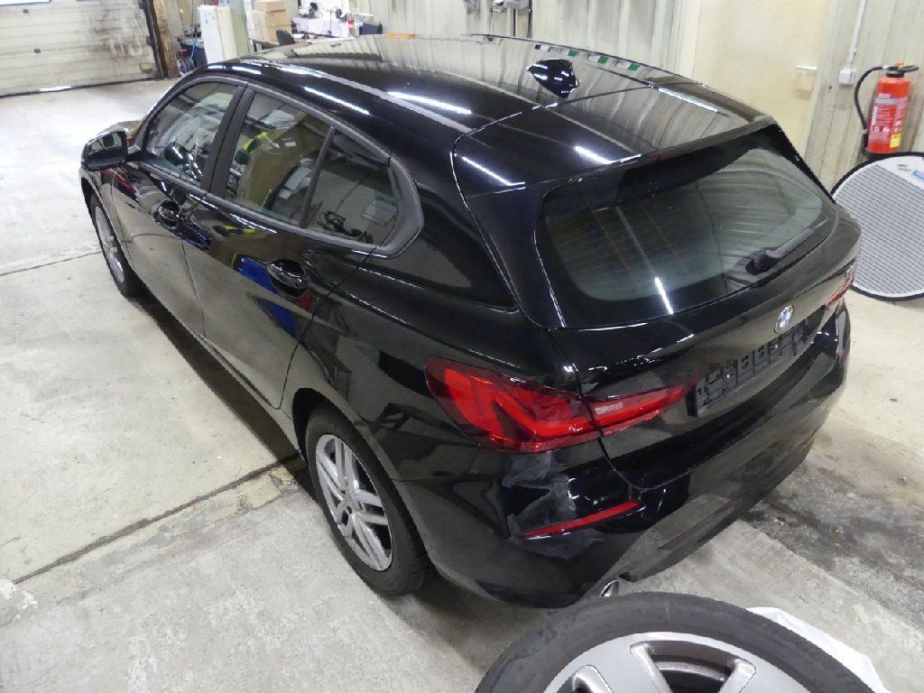 BMW 118 2021