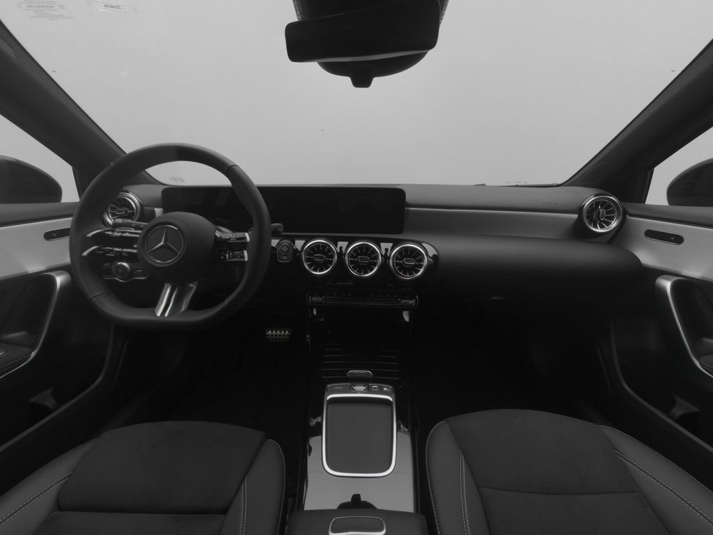 Mercedes-Benz A 200 2025